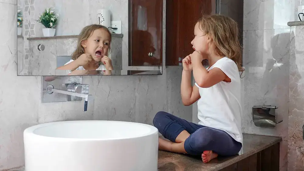 La imagen tiene un atributo ALT vacío; su nombre de archivo es higiene-dental-infaltil-ventajas.webp