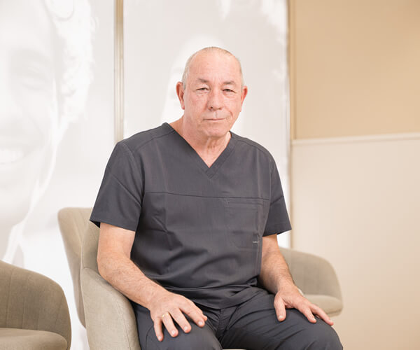COI Clinica Dental Granollers - Implantologia - Dr. Gabriel Cami