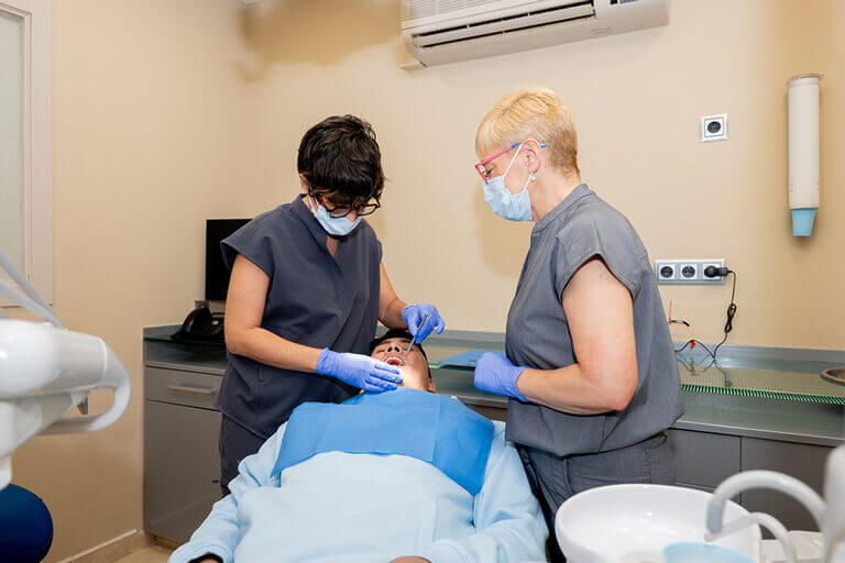 Despachos Medicos - Box 7 - COI Clinica Dental Granollers