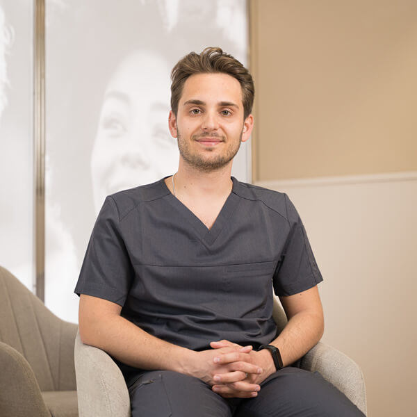 Dr. Eric Barbosa - Endodoncia - COI Clinica Dental Granollers