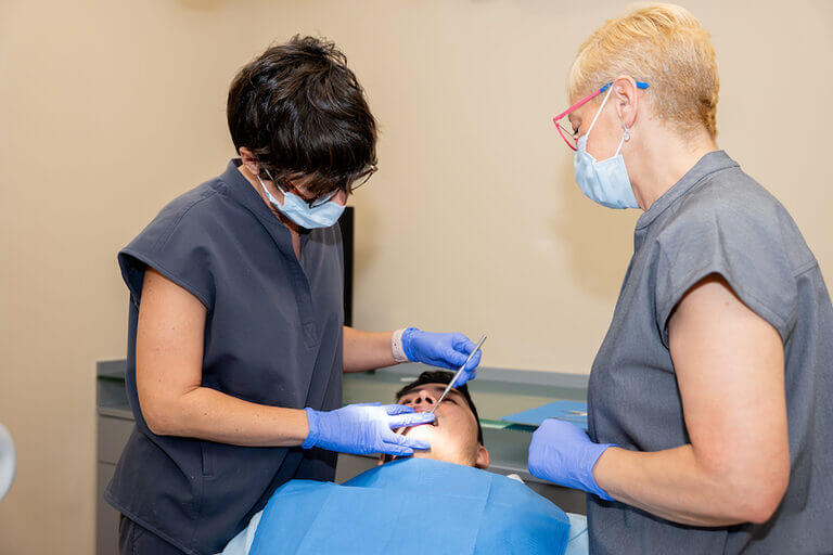 Dra. Lucía Sanz McCarron, estética dental en Granollers
