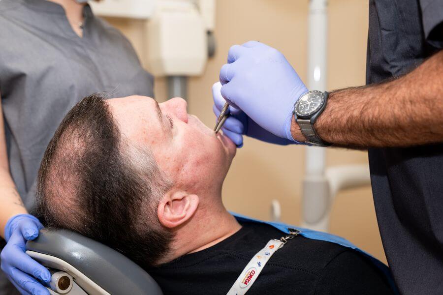 Tratamientos de ortodoncia invisible y brackets