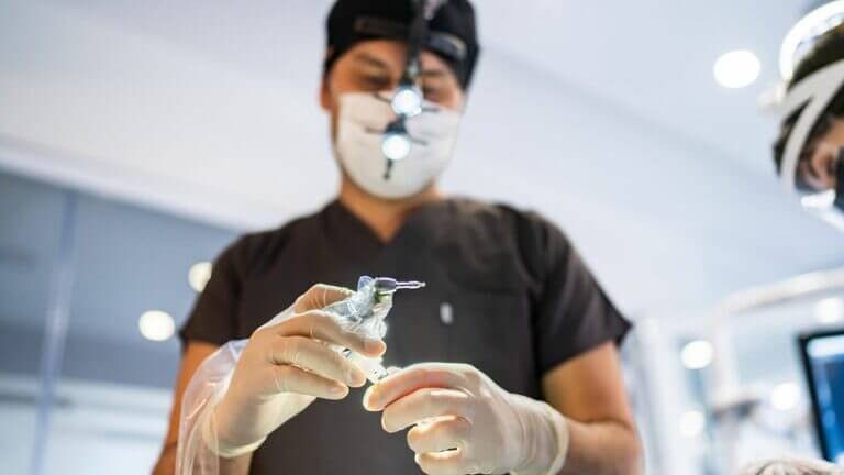 ¿Cuántos implantes dentales se pueden poner en un día?