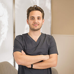 Dr. Eric Barbosa - COI Clinica Dental Granollers